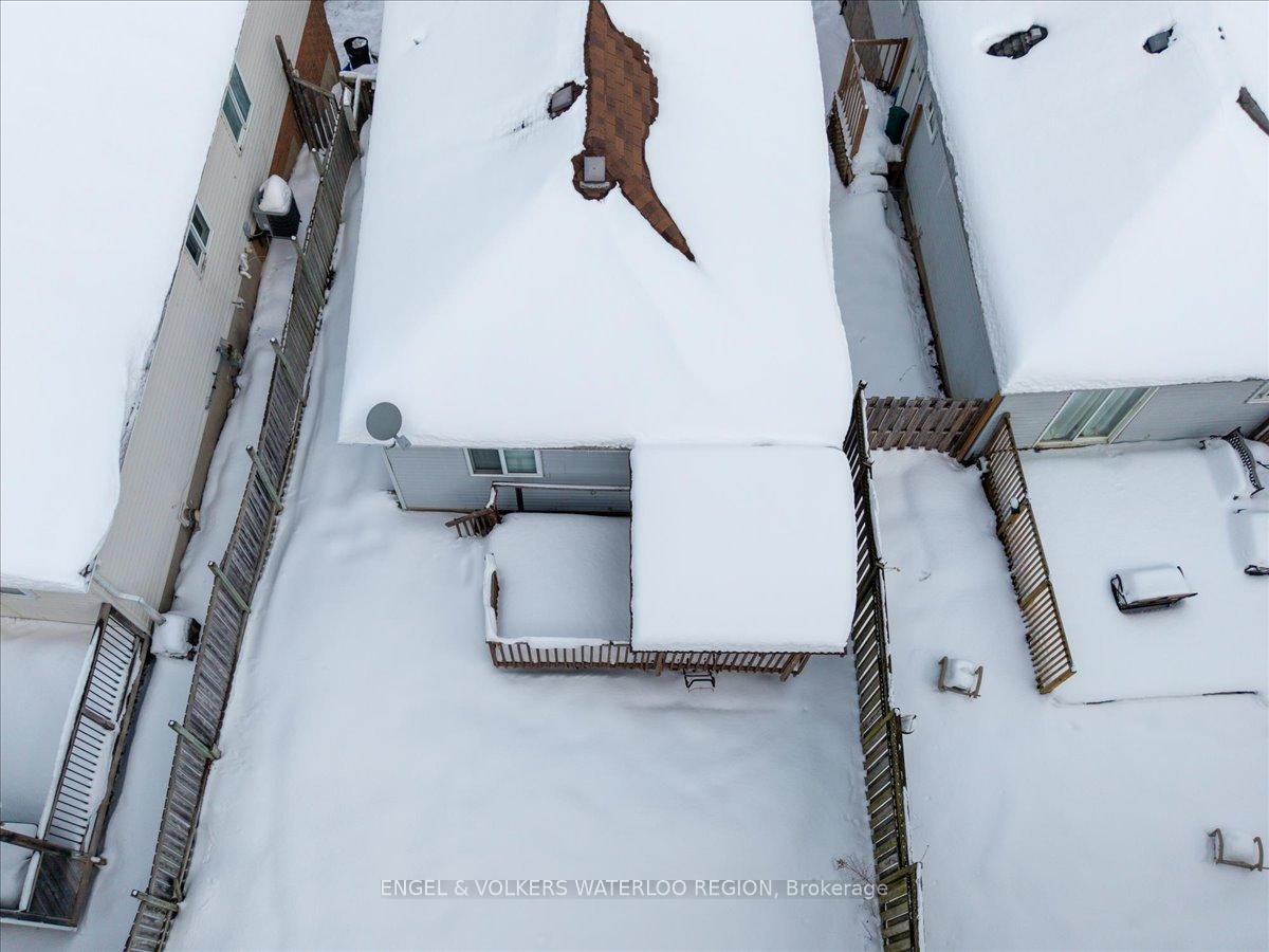 Photo 26 of 17 Westmeadow Drive, Kitchener — HOMEH