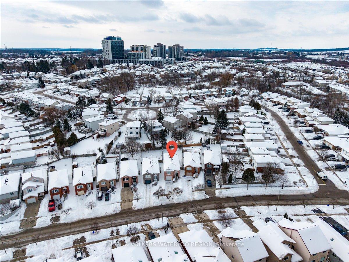 Photo 29 of 17 Westmeadow Drive, Kitchener — HOMEH