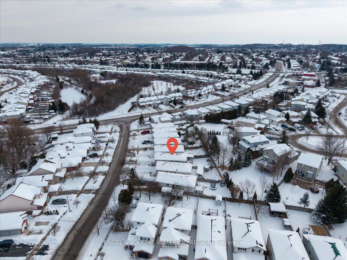 Photo 30 of 17 Westmeadow Drive, Kitchener — HOMEH
