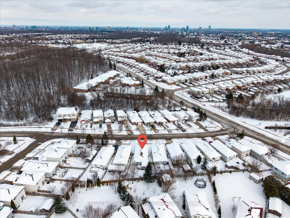 Photo 31 of 17 Westmeadow Drive, Kitchener — HOMEH