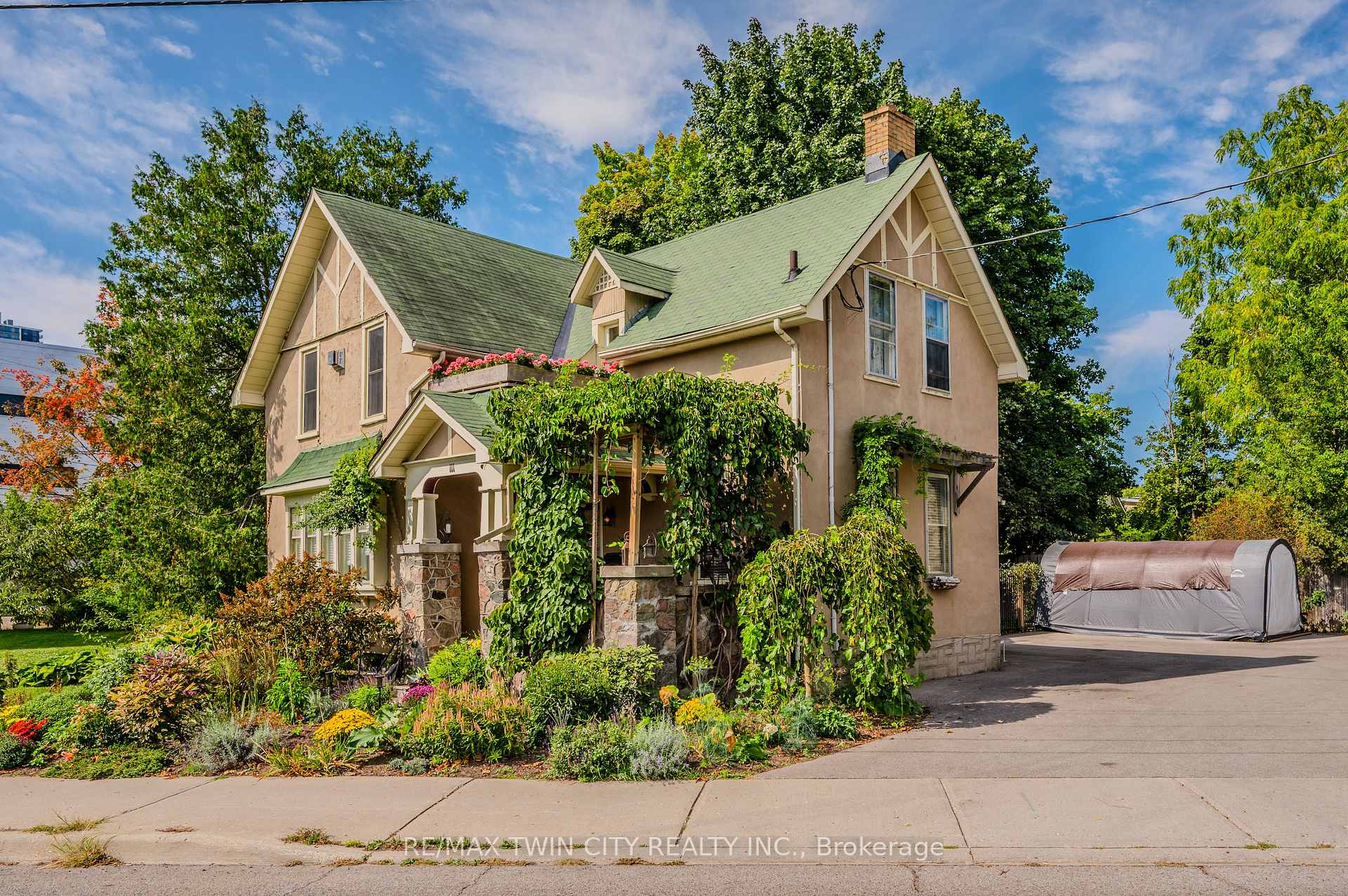 Photo 4 of 111 Lancaster Street E, Kitchener — HOMEH