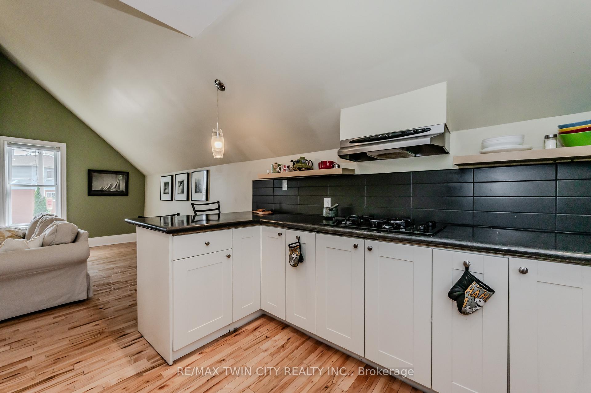 Photo 14 of 111 Lancaster Street E, Kitchener — HOMEH