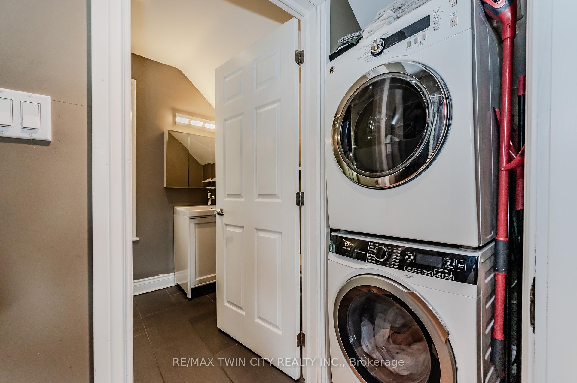Photo 15 of 111 Lancaster Street E, Kitchener — HOMEH