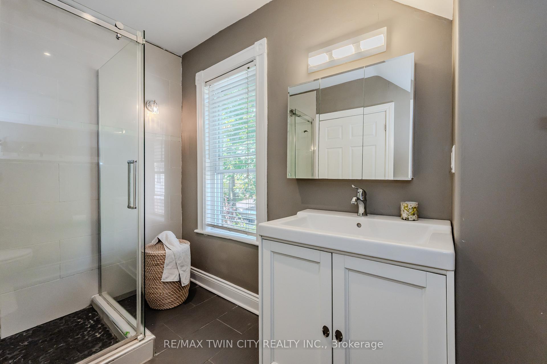 Photo 16 of 111 Lancaster Street E, Kitchener — HOMEH