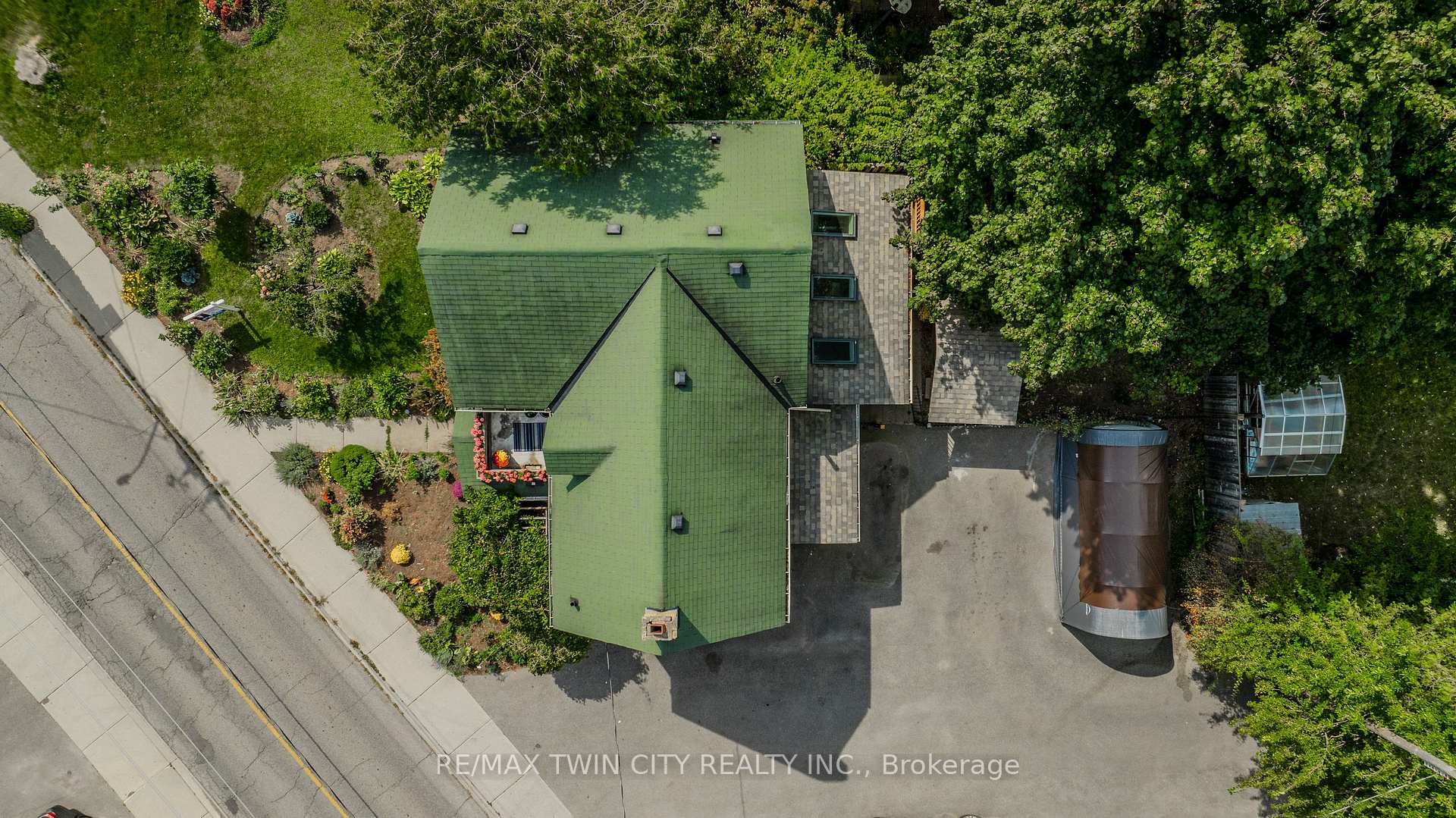 Photo 33 of 111 Lancaster Street E, Kitchener — HOMEH