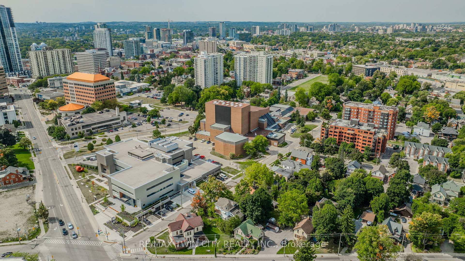 Photo 35 of 111 Lancaster Street E, Kitchener — HOMEH