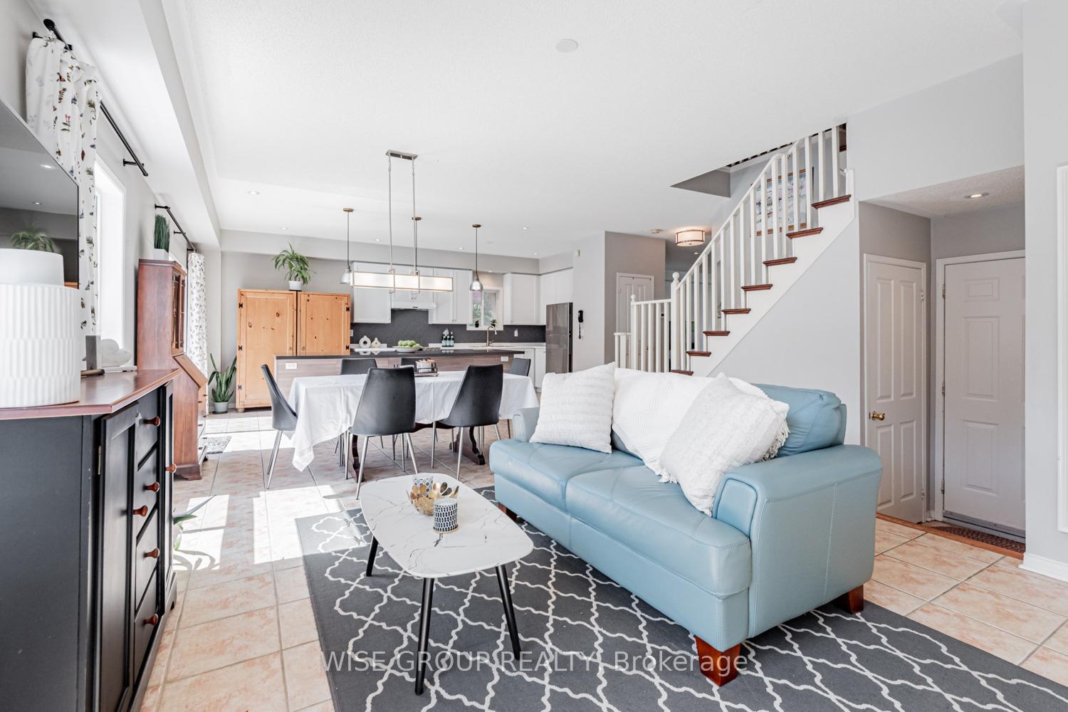 Photo 21 of 8 Crawford Street, Markham, Berczy — HOMEH