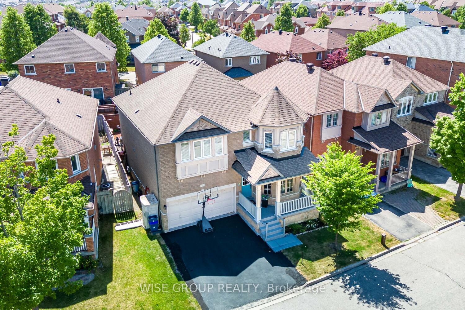 Photo 39 of 8 Crawford Street, Markham, Berczy — HOMEH