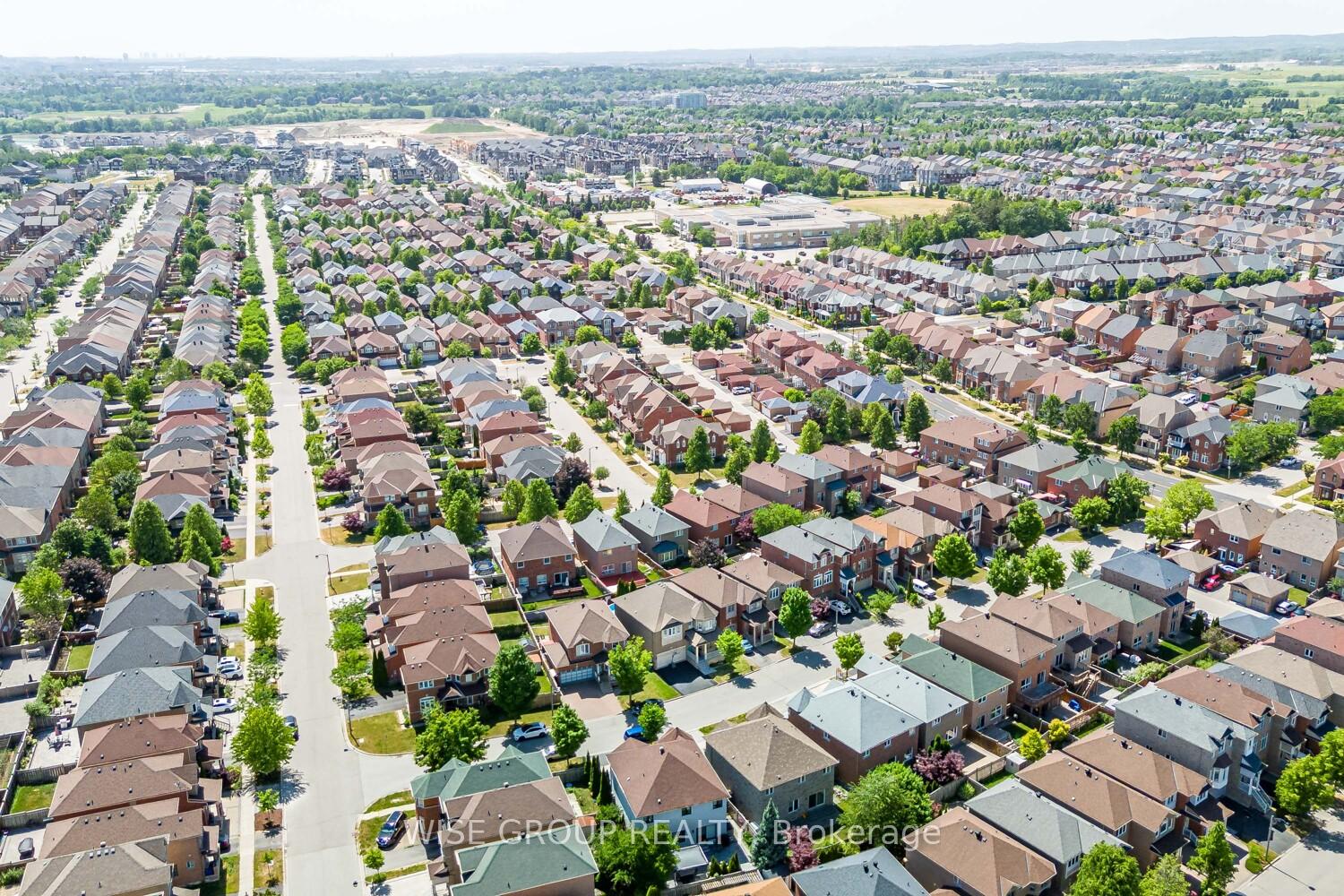 Photo 46 of 8 Crawford Street, Markham, Berczy — HOMEH