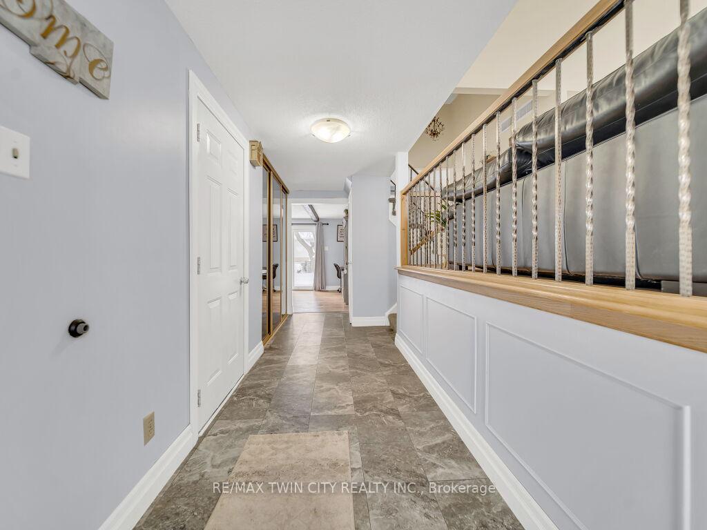 Photo 3 of 58 Autumn Hill Crescent, Kitchener — HOMEH
