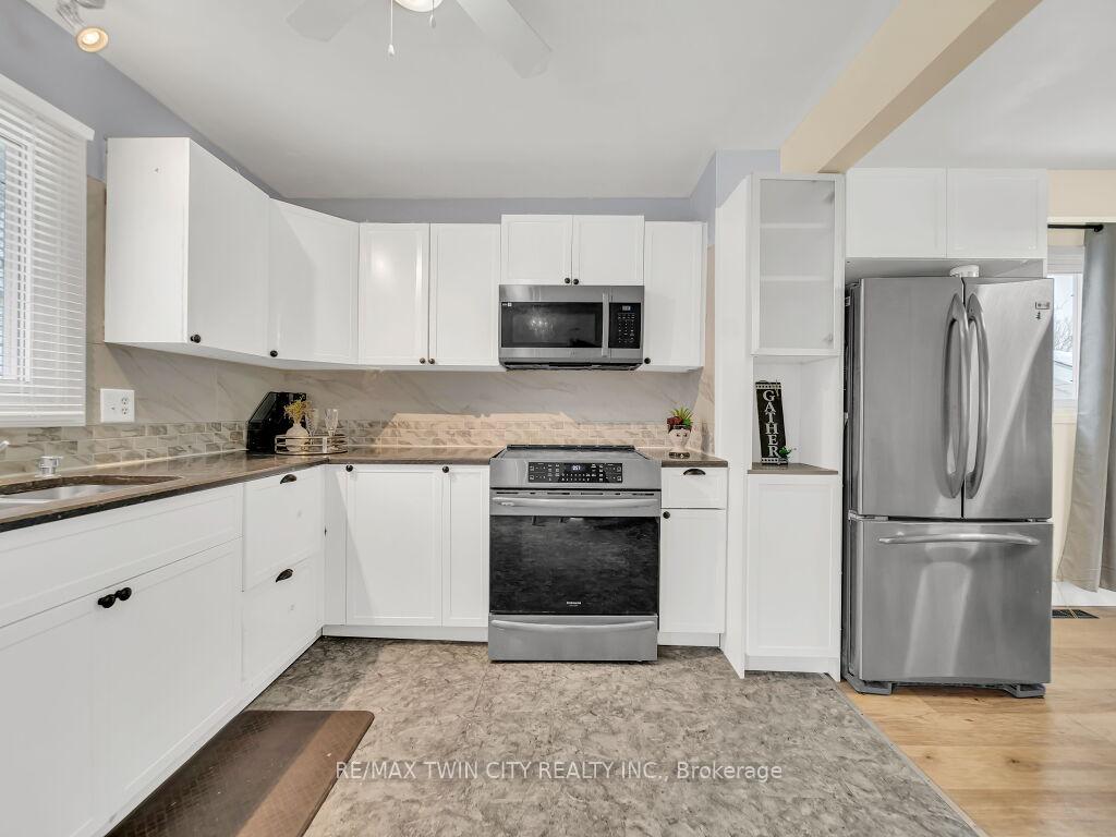 Photo 8 of 58 Autumn Hill Crescent, Kitchener — HOMEH
