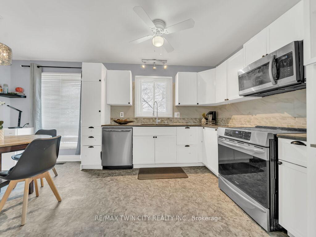 Photo 9 of 58 Autumn Hill Crescent, Kitchener — HOMEH
