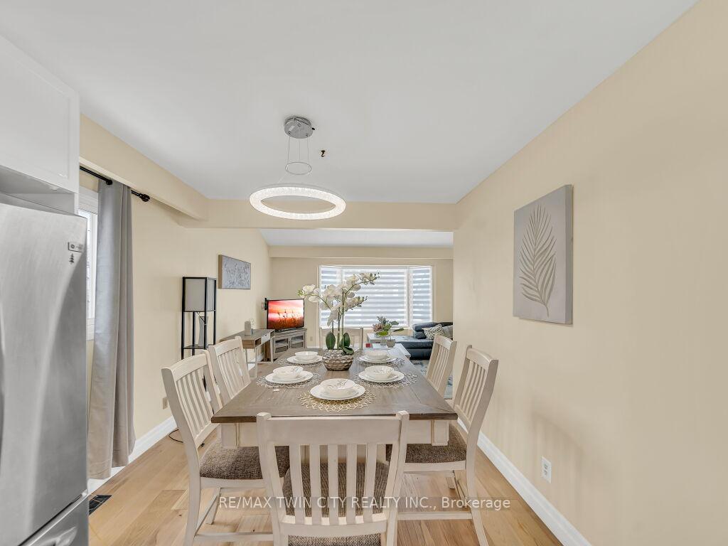 Photo 14 of 58 Autumn Hill Crescent, Kitchener — HOMEH