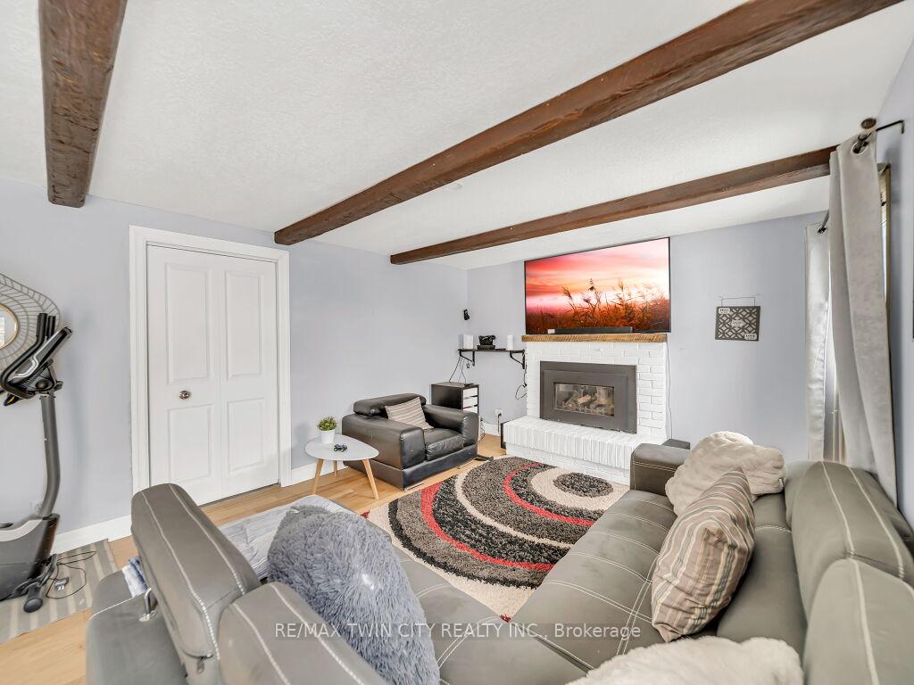 Photo 18 of 58 Autumn Hill Crescent, Kitchener — HOMEH