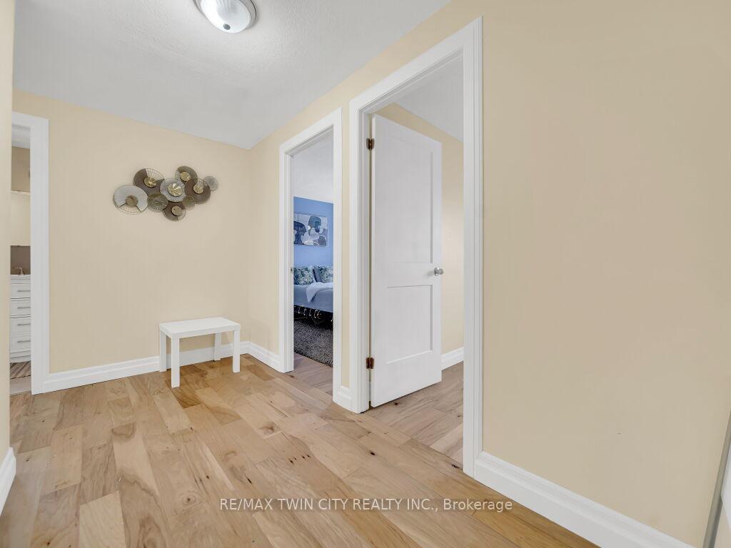 Photo 22 of 58 Autumn Hill Crescent, Kitchener — HOMEH