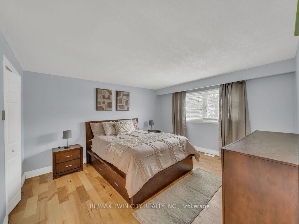 Photo 23 of 58 Autumn Hill Crescent, Kitchener — HOMEH