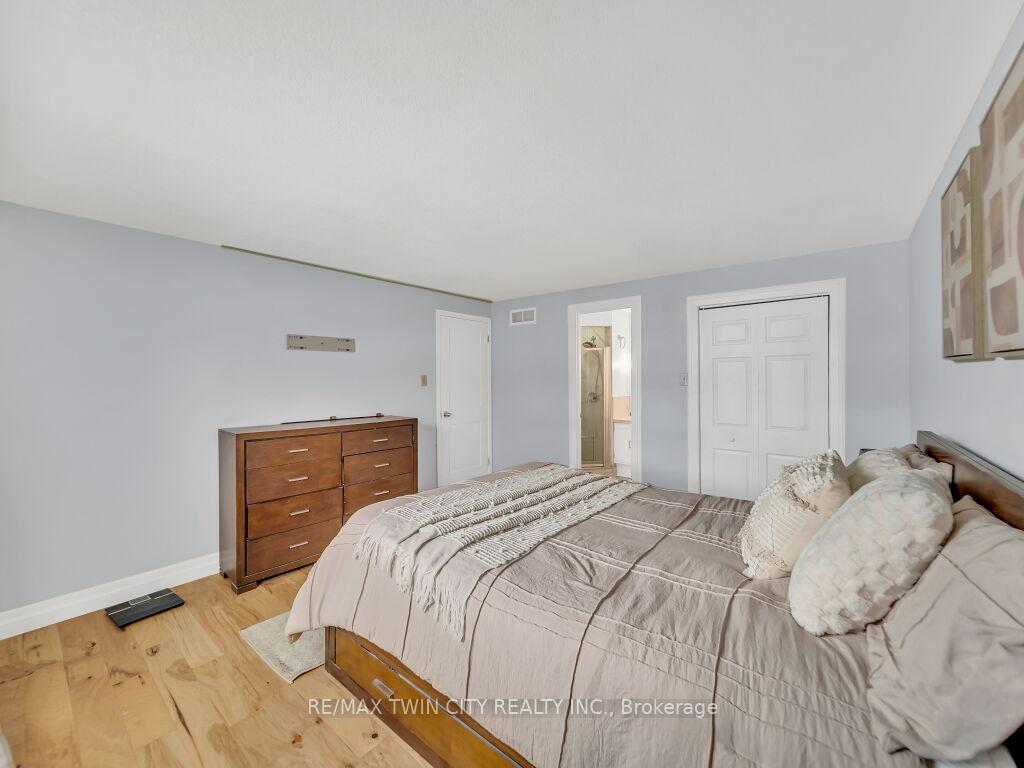Photo 25 of 58 Autumn Hill Crescent, Kitchener — HOMEH