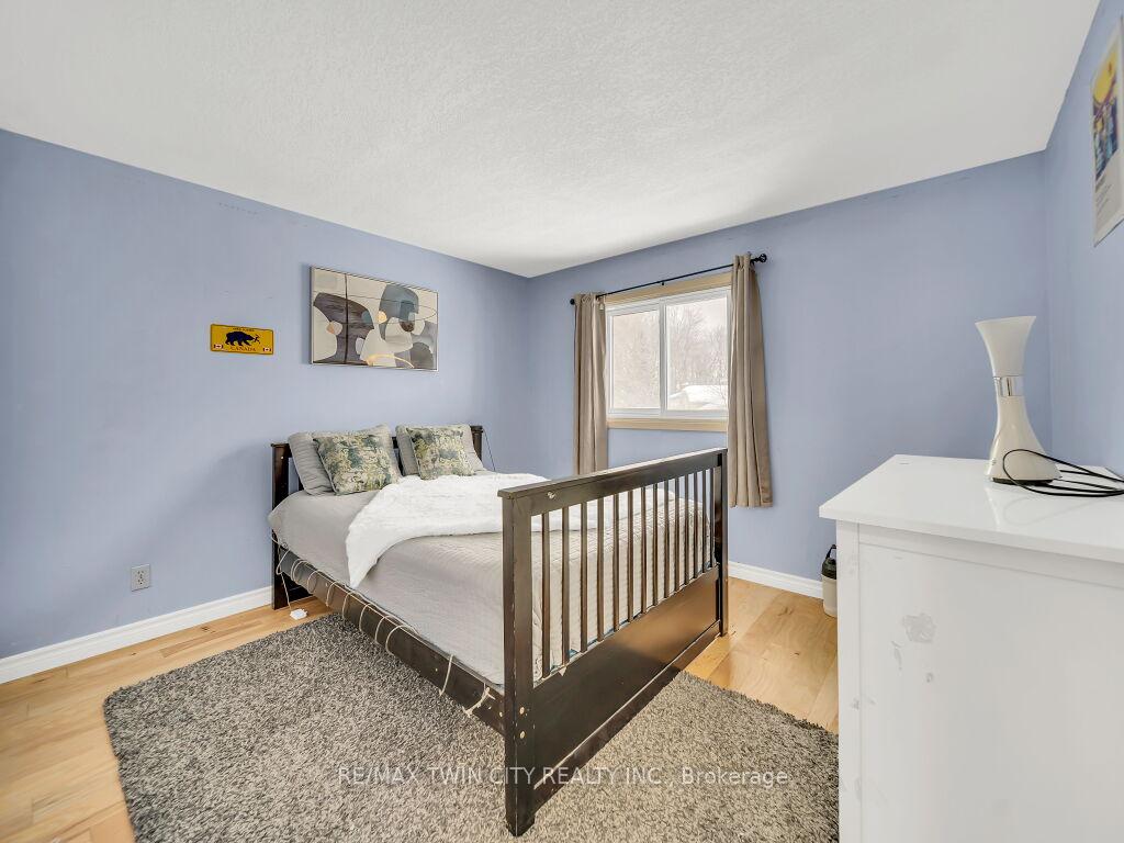 Photo 28 of 58 Autumn Hill Crescent, Kitchener — HOMEH