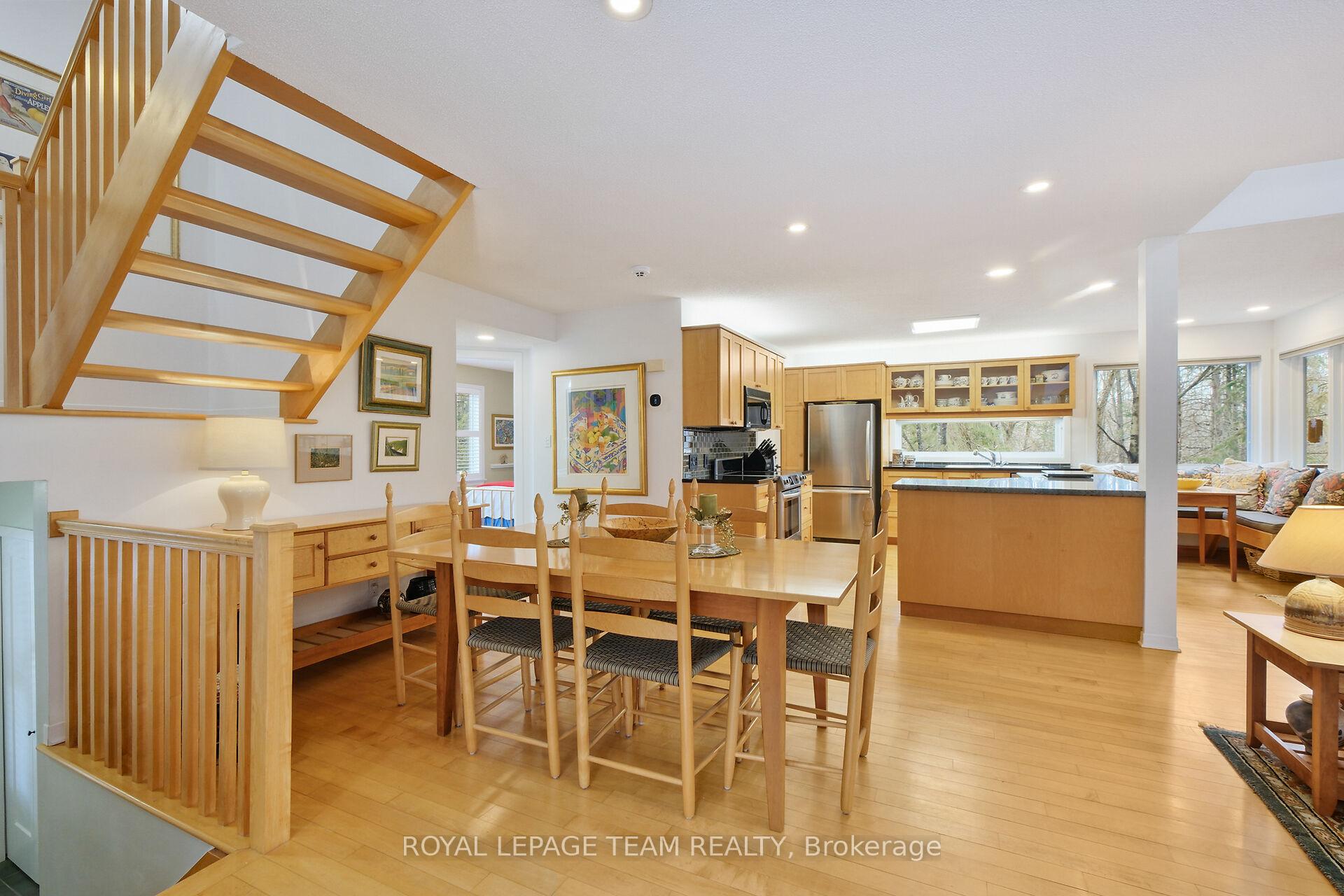 Photo 10 of 2 Weatherly Drive, Ottawa, Kanata - Rural Kanata (Central) — HOMEH