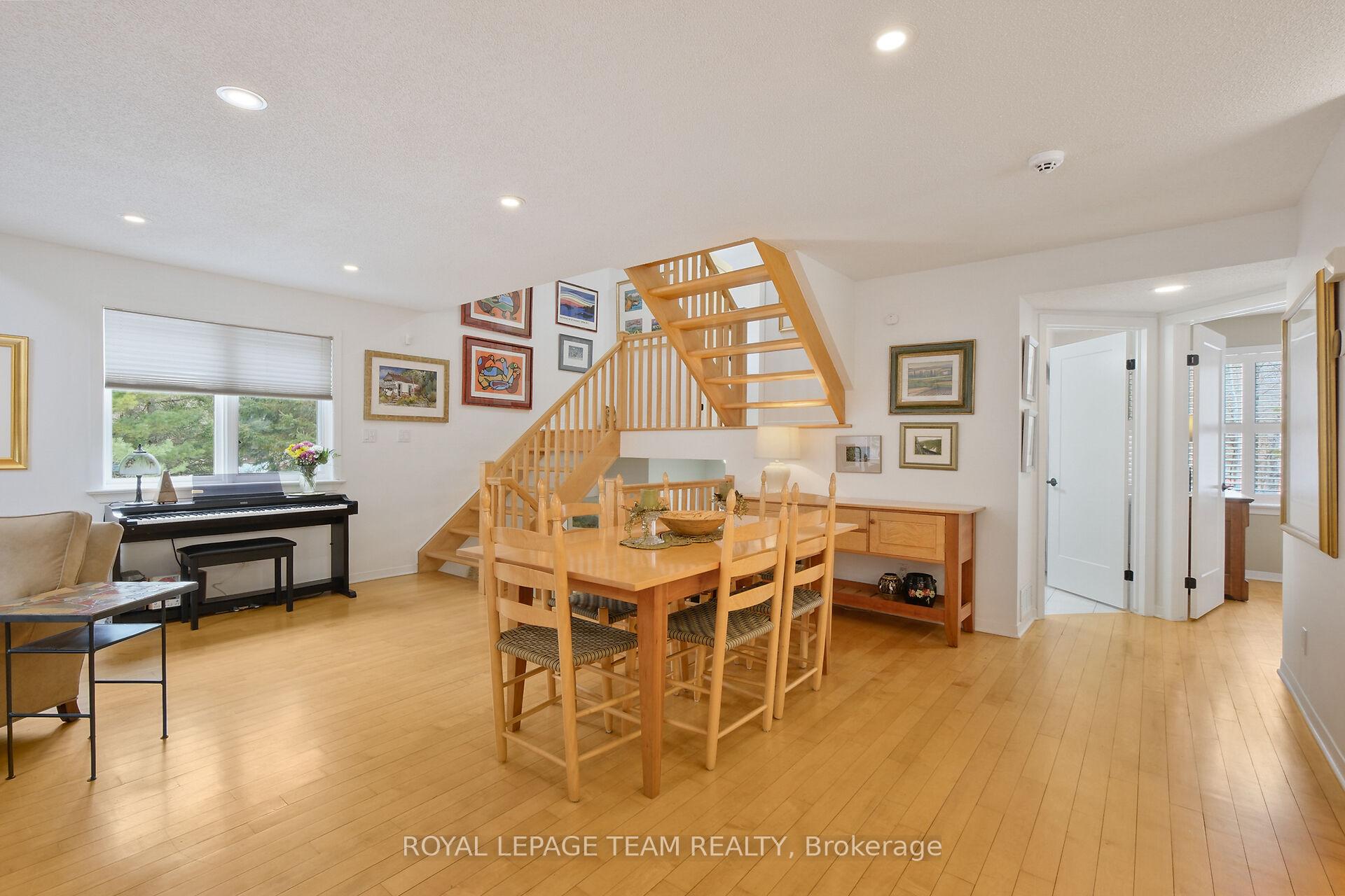 Photo 18 of 2 Weatherly Drive, Ottawa, Kanata - Rural Kanata (Central) — HOMEH