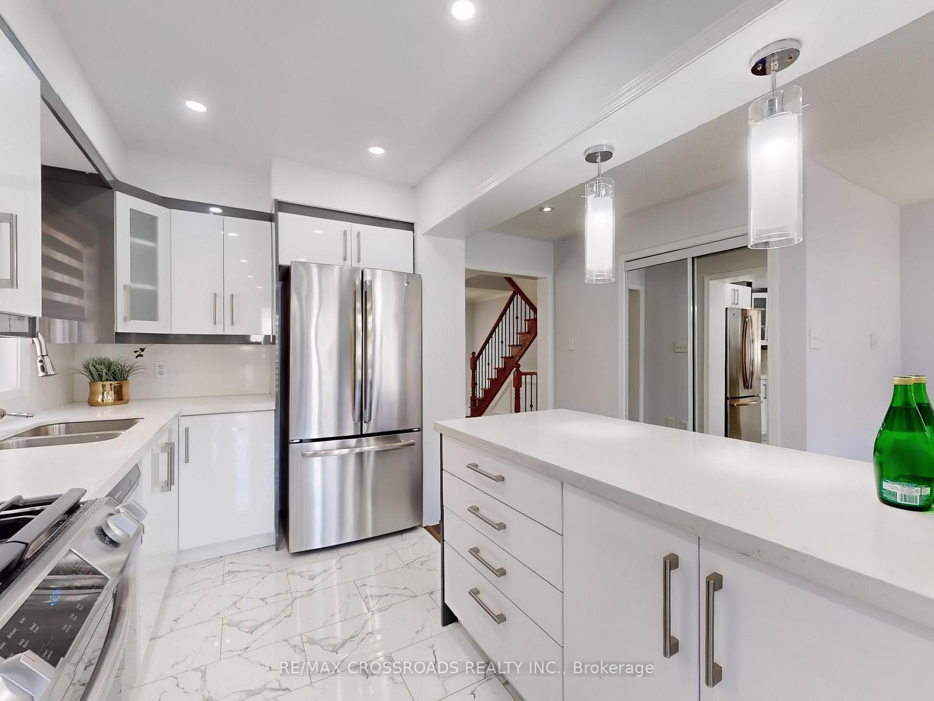 Photo 19 of 244 White's Hill Avenue, Markham, Cornell — HOMEH