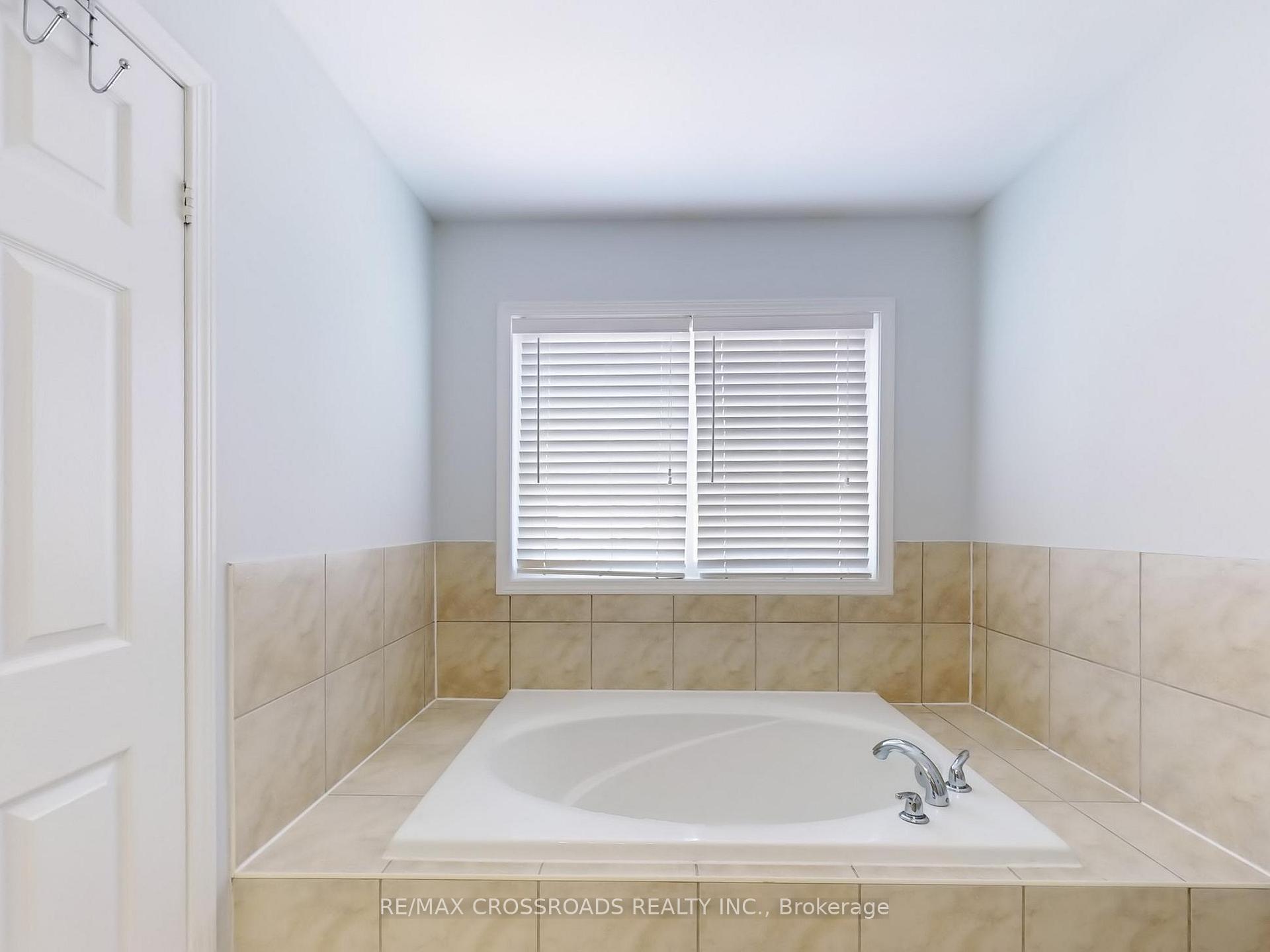 Photo 33 of 244 White's Hill Avenue, Markham, Cornell — HOMEH
