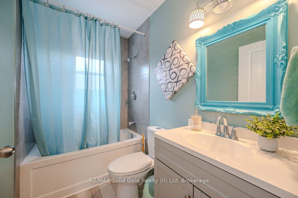 Photo 17 of 25 Hett Avenue, Kitchener — HOMEH