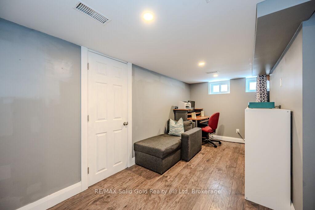 Photo 21 of 25 Hett Avenue, Kitchener — HOMEH