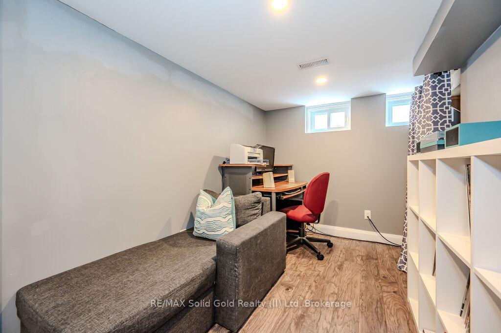Photo 23 of 25 Hett Avenue, Kitchener — HOMEH