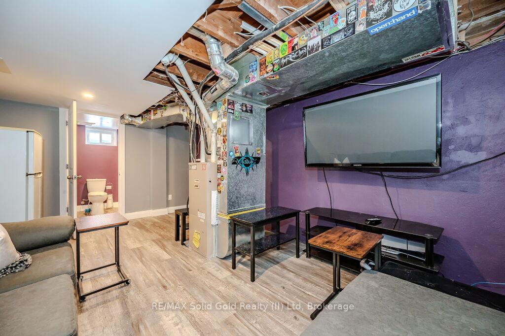 Photo 26 of 25 Hett Avenue, Kitchener — HOMEH