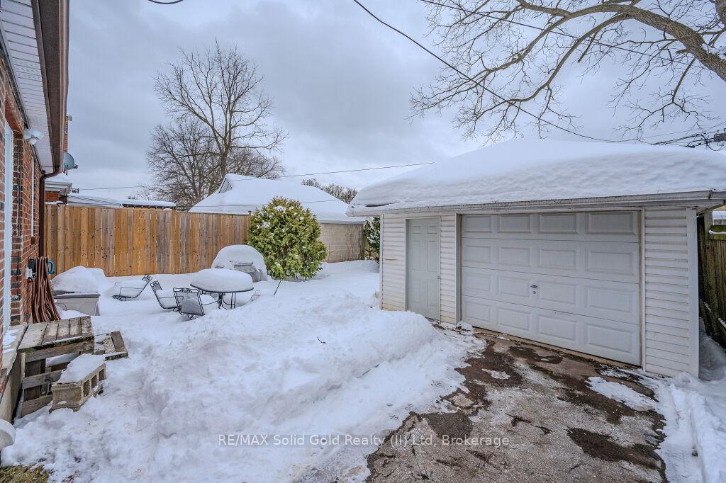 Photo 32 of 25 Hett Avenue, Kitchener — HOMEH