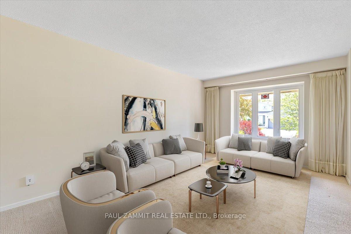 Photo 2 of 30 Breckonwood Crescent, Markham, Aileen-Willowbrook — HOMEH