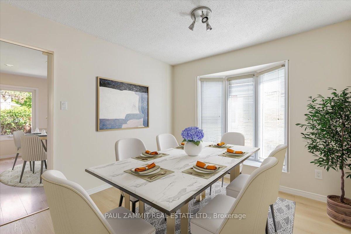 Photo 3 of 30 Breckonwood Crescent, Markham, Aileen-Willowbrook — HOMEH