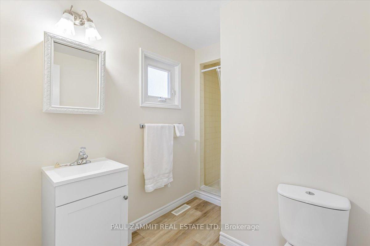 Photo 7 of 30 Breckonwood Crescent, Markham, Aileen-Willowbrook — HOMEH