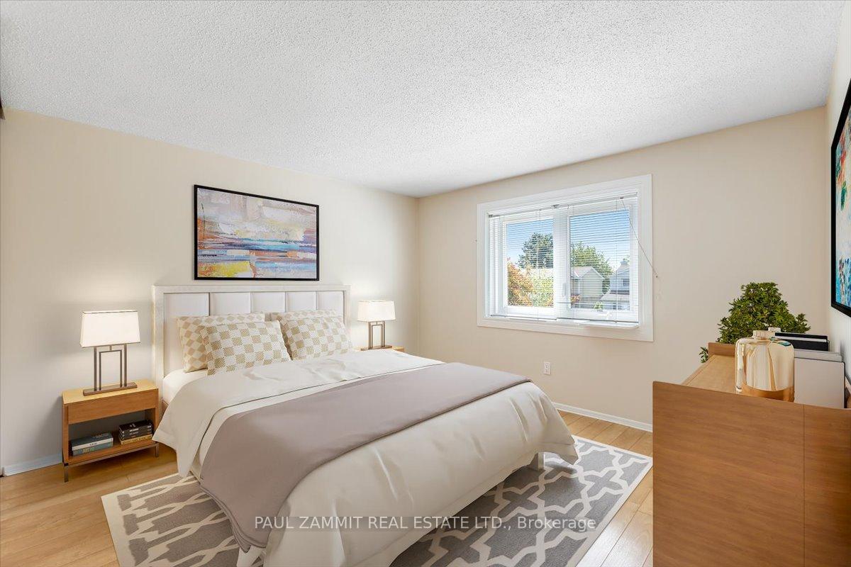Photo 8 of 30 Breckonwood Crescent, Markham, Aileen-Willowbrook — HOMEH