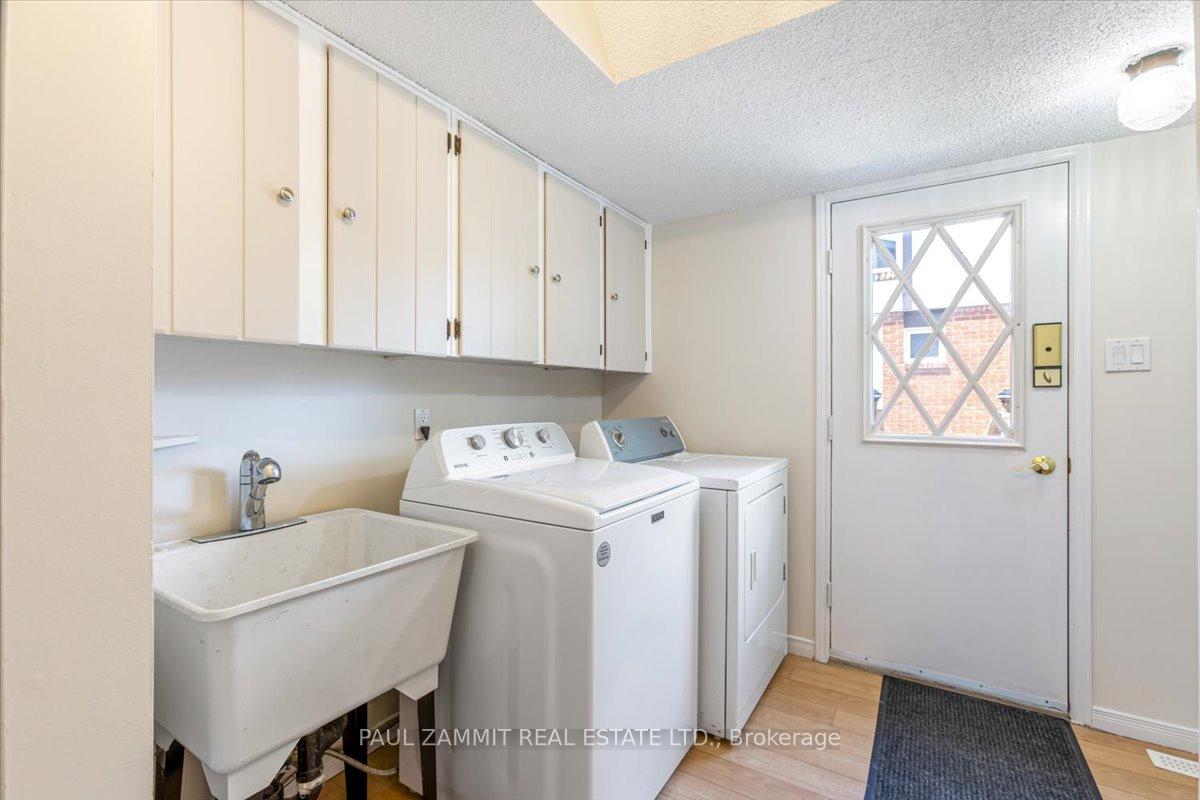 Photo 12 of 30 Breckonwood Crescent, Markham, Aileen-Willowbrook — HOMEH