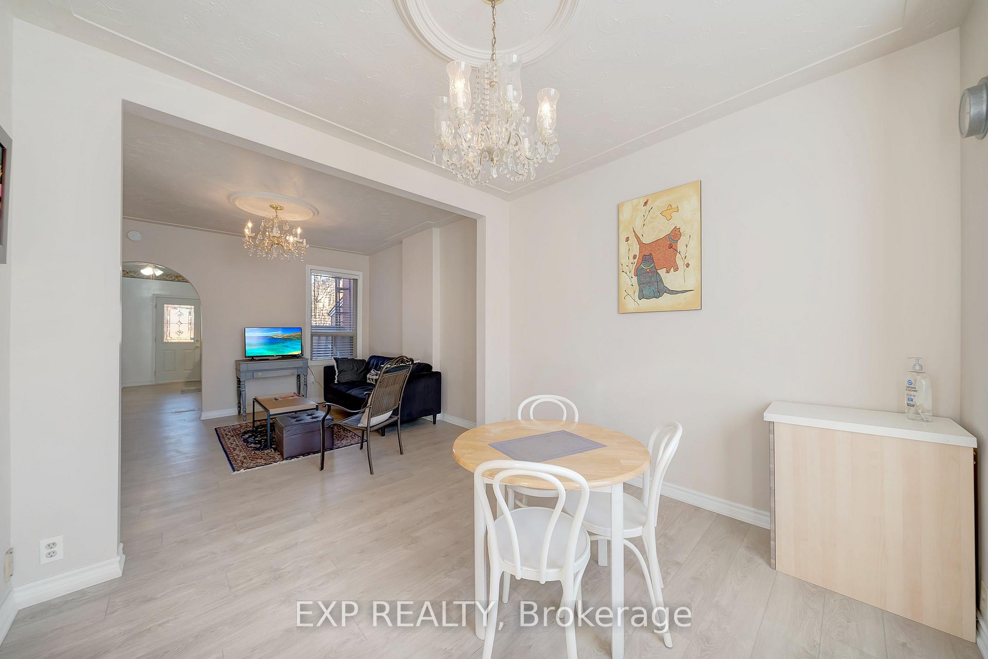 Photo 4 of Unit Upper, 50 1/2 Clyde Street, Hamilton, Landsdale — HOMEH