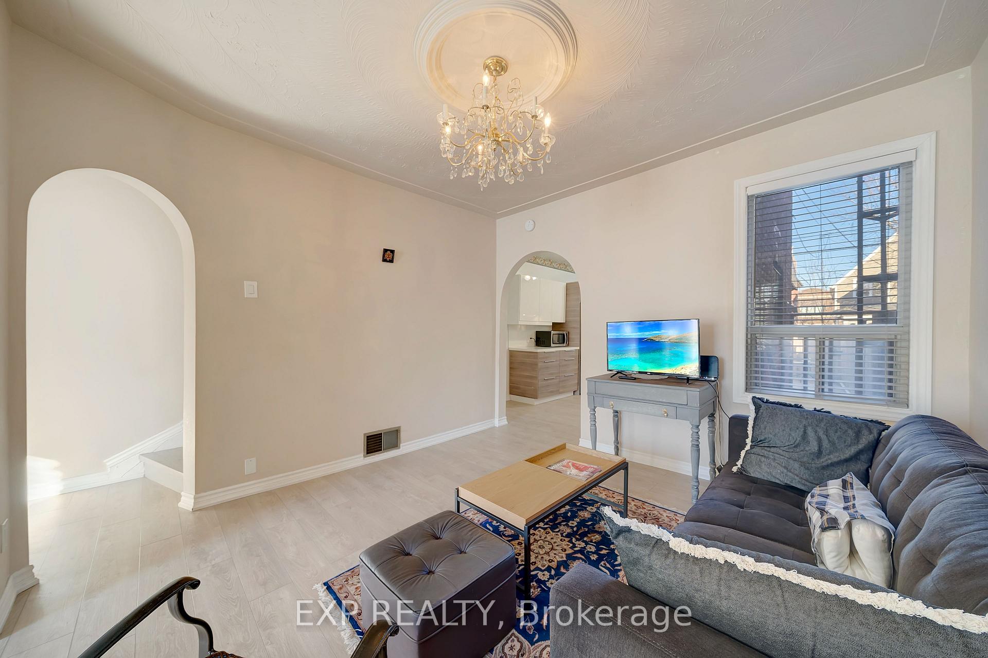 Photo 7 of Unit Upper, 50 1/2 Clyde Street, Hamilton, Landsdale — HOMEH
