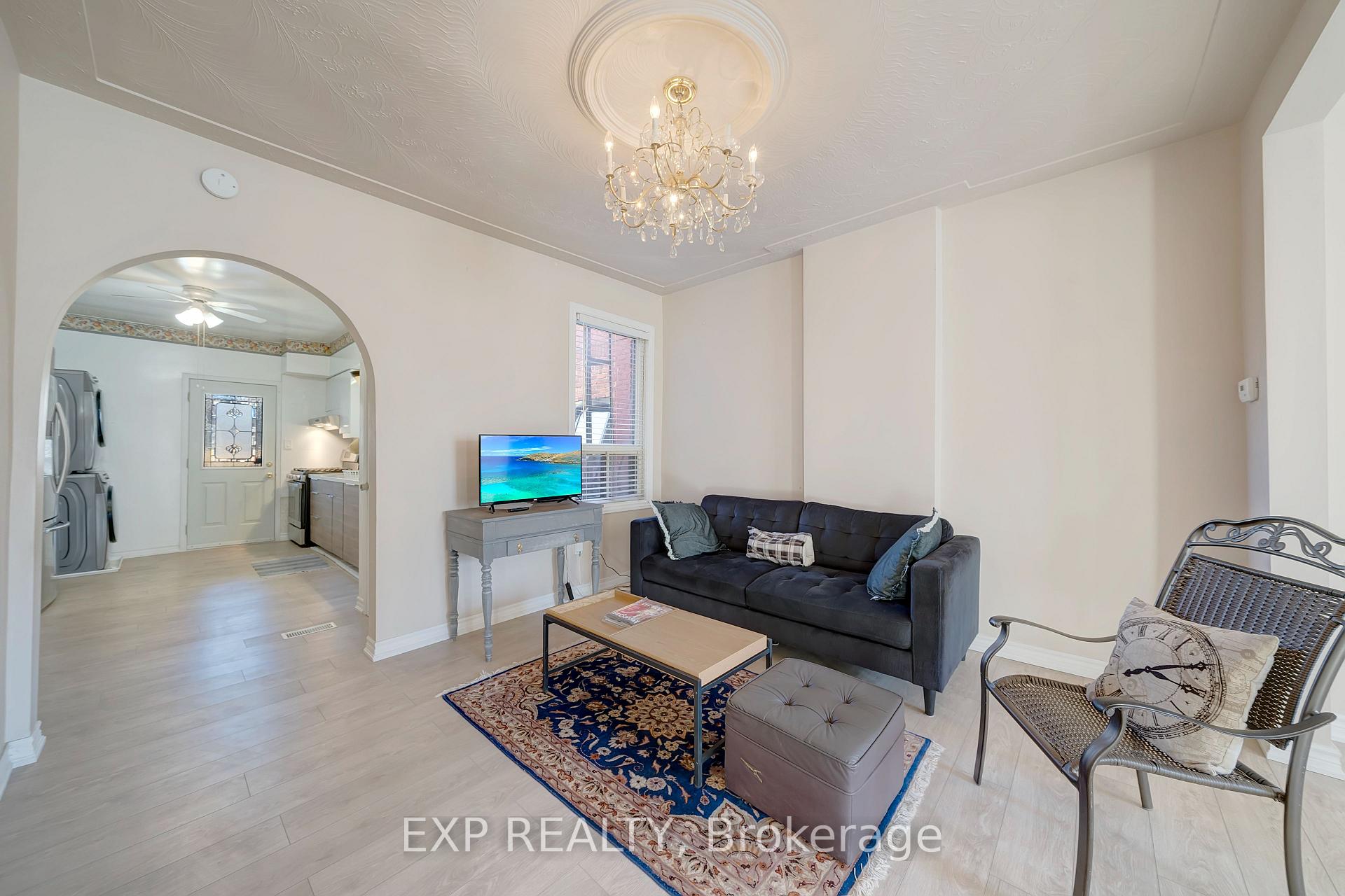 Photo 8 of Unit Upper, 50 1/2 Clyde Street, Hamilton, Landsdale — HOMEH