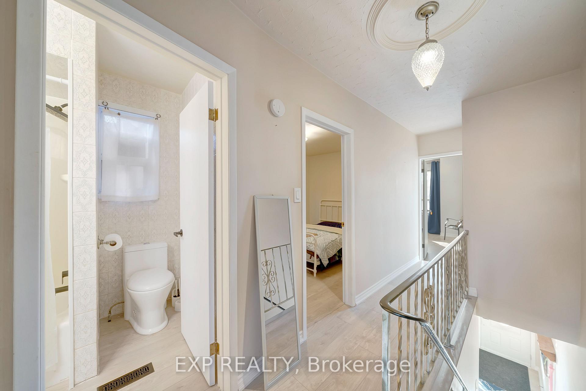 Photo 14 of Unit Upper, 50 1/2 Clyde Street, Hamilton, Landsdale — HOMEH