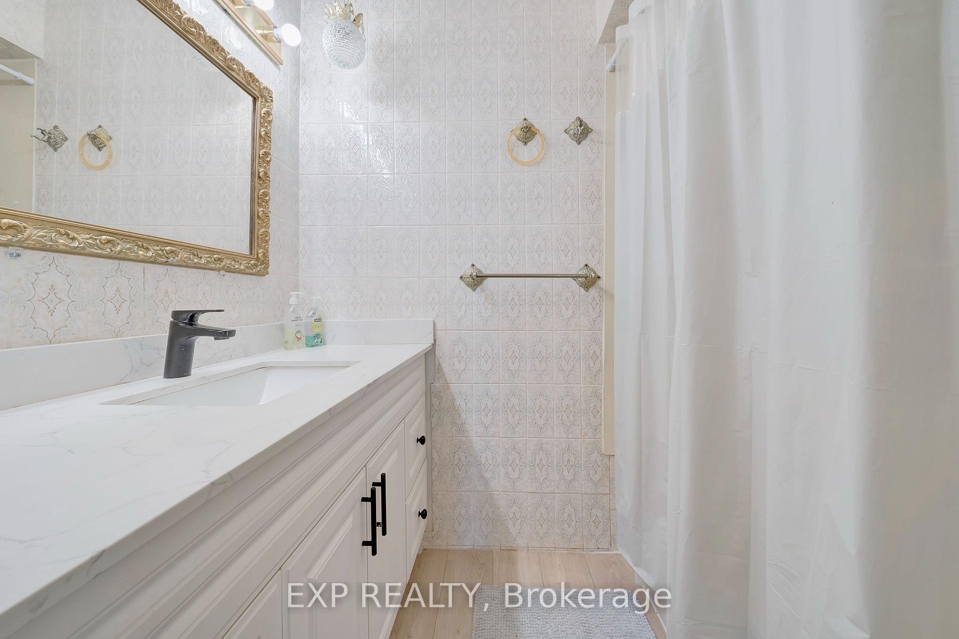 Photo 17 of Unit Upper, 50 1/2 Clyde Street, Hamilton, Landsdale — HOMEH