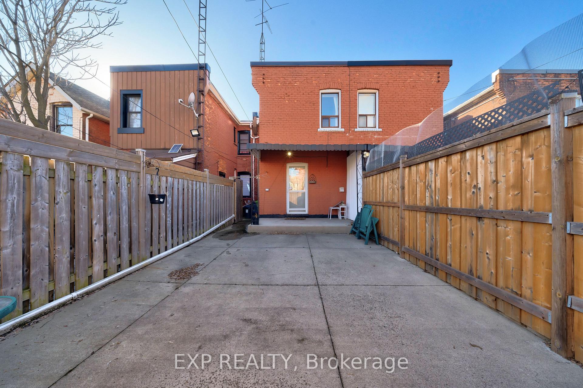 Photo 28 of Unit Upper, 50 1/2 Clyde Street, Hamilton, Landsdale — HOMEH