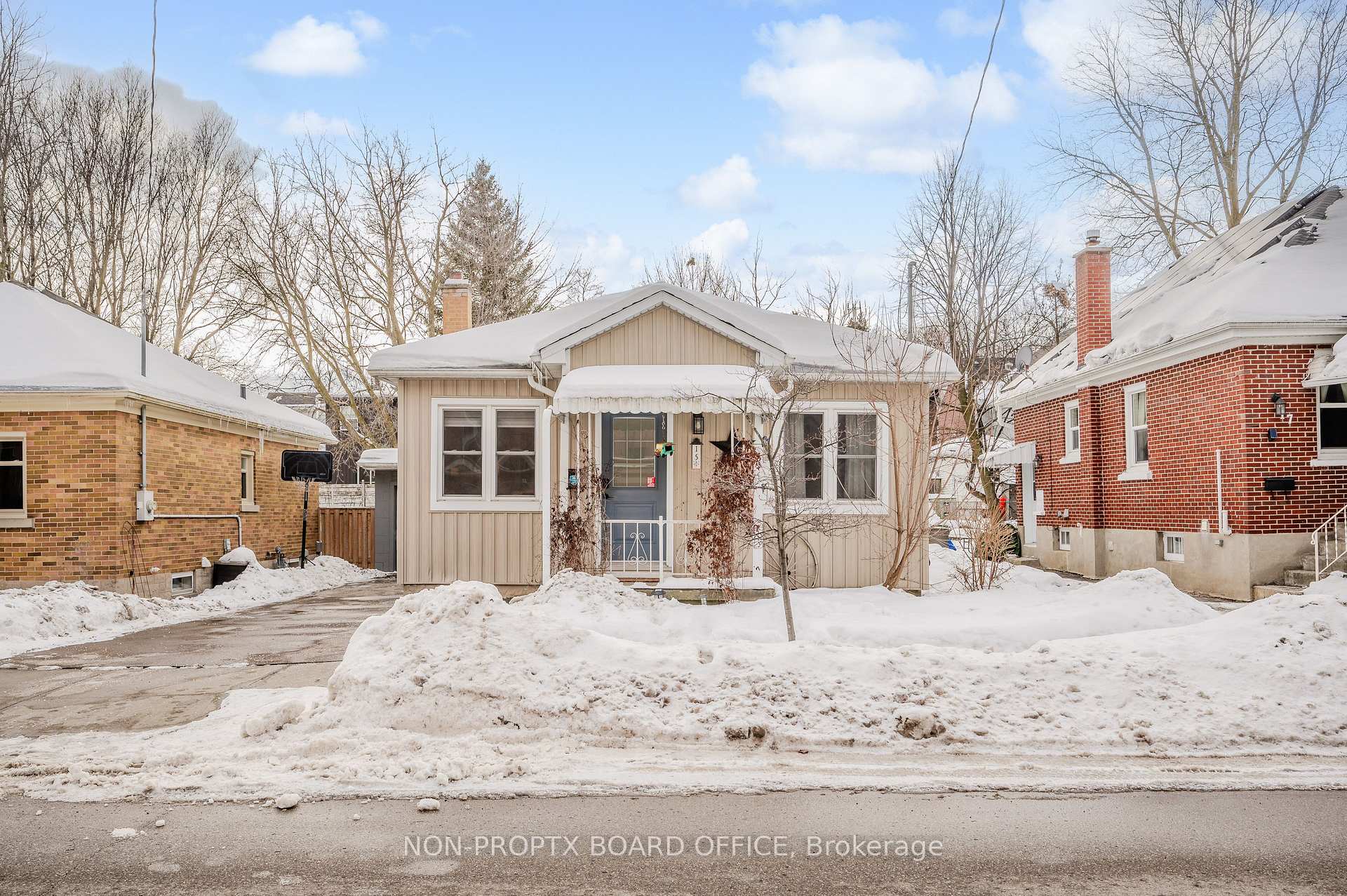 Photo 2 of 15 Esson Street, Kitchener — HOMEH