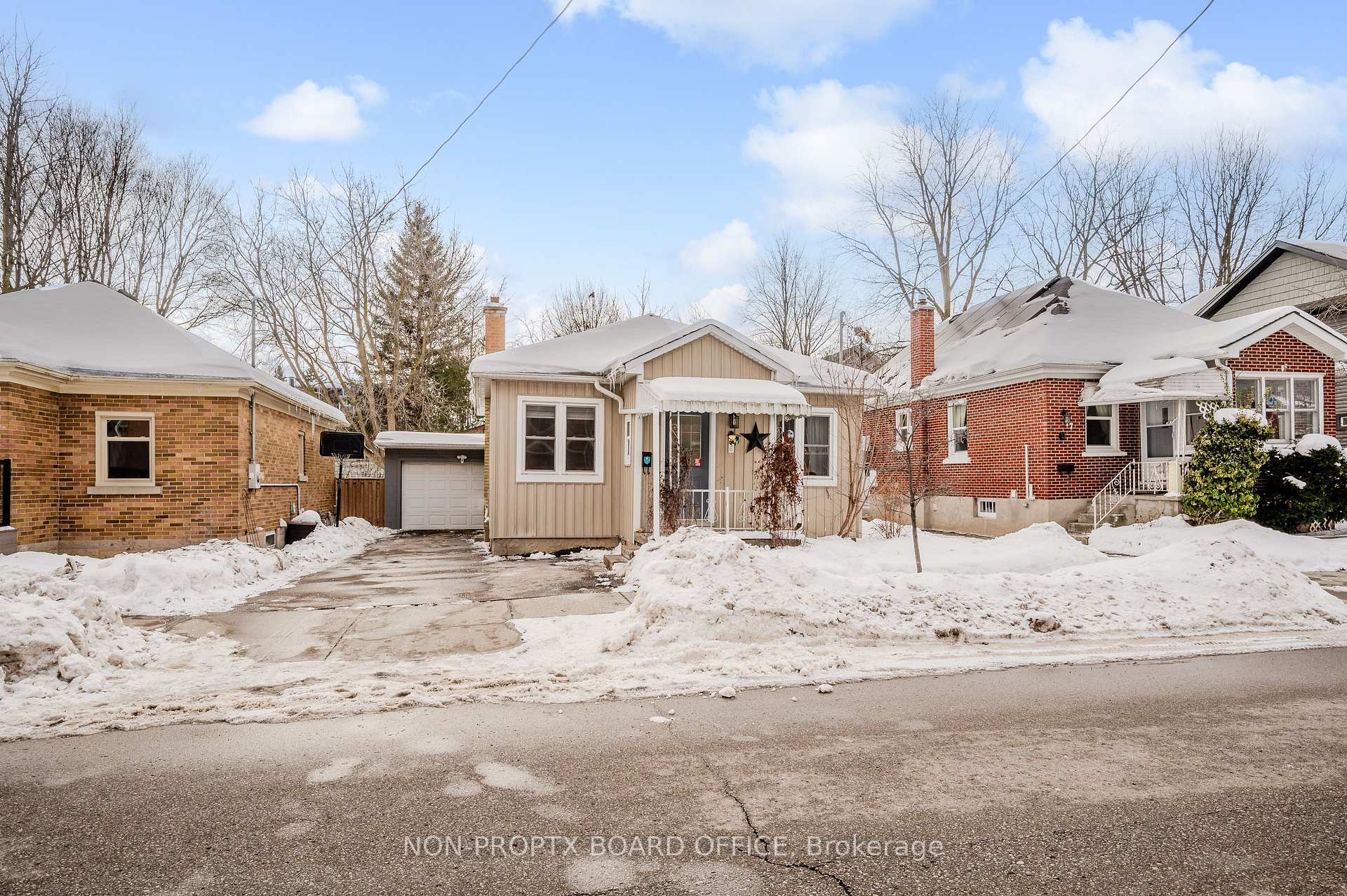 Photo 3 of 15 Esson Street, Kitchener — HOMEH