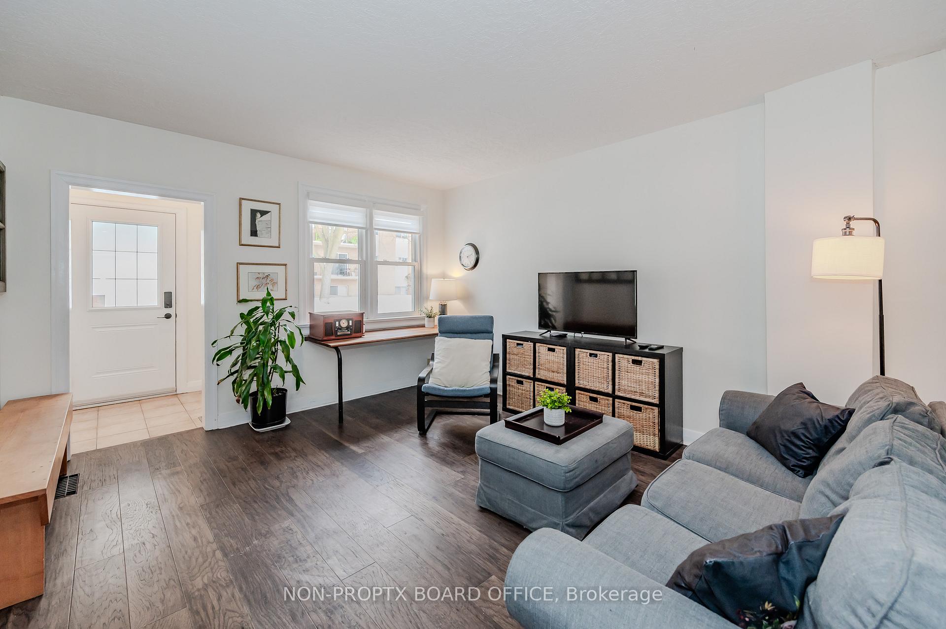 Photo 10 of 15 Esson Street, Kitchener — HOMEH