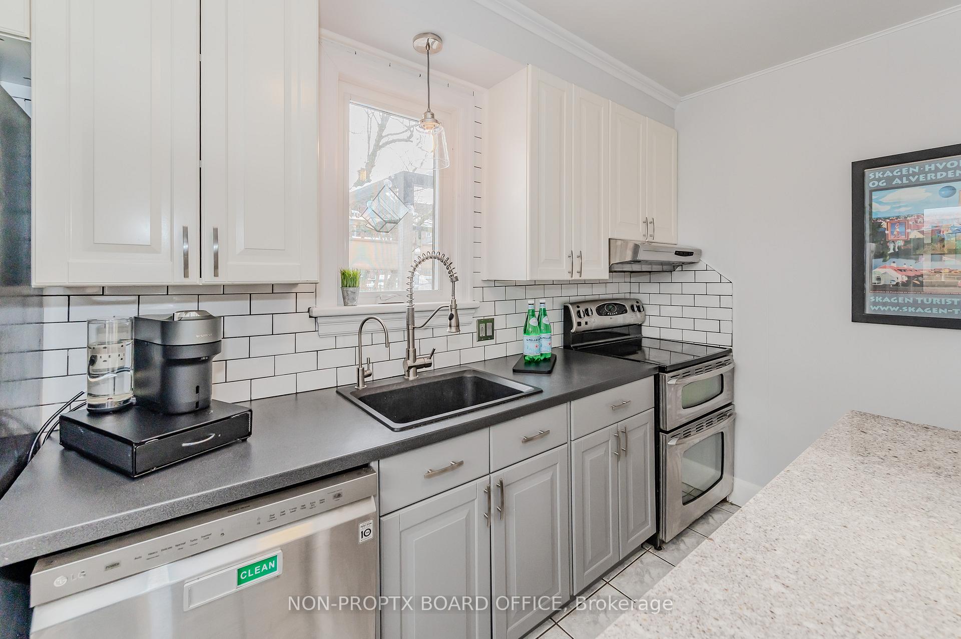 Photo 13 of 15 Esson Street, Kitchener — HOMEH