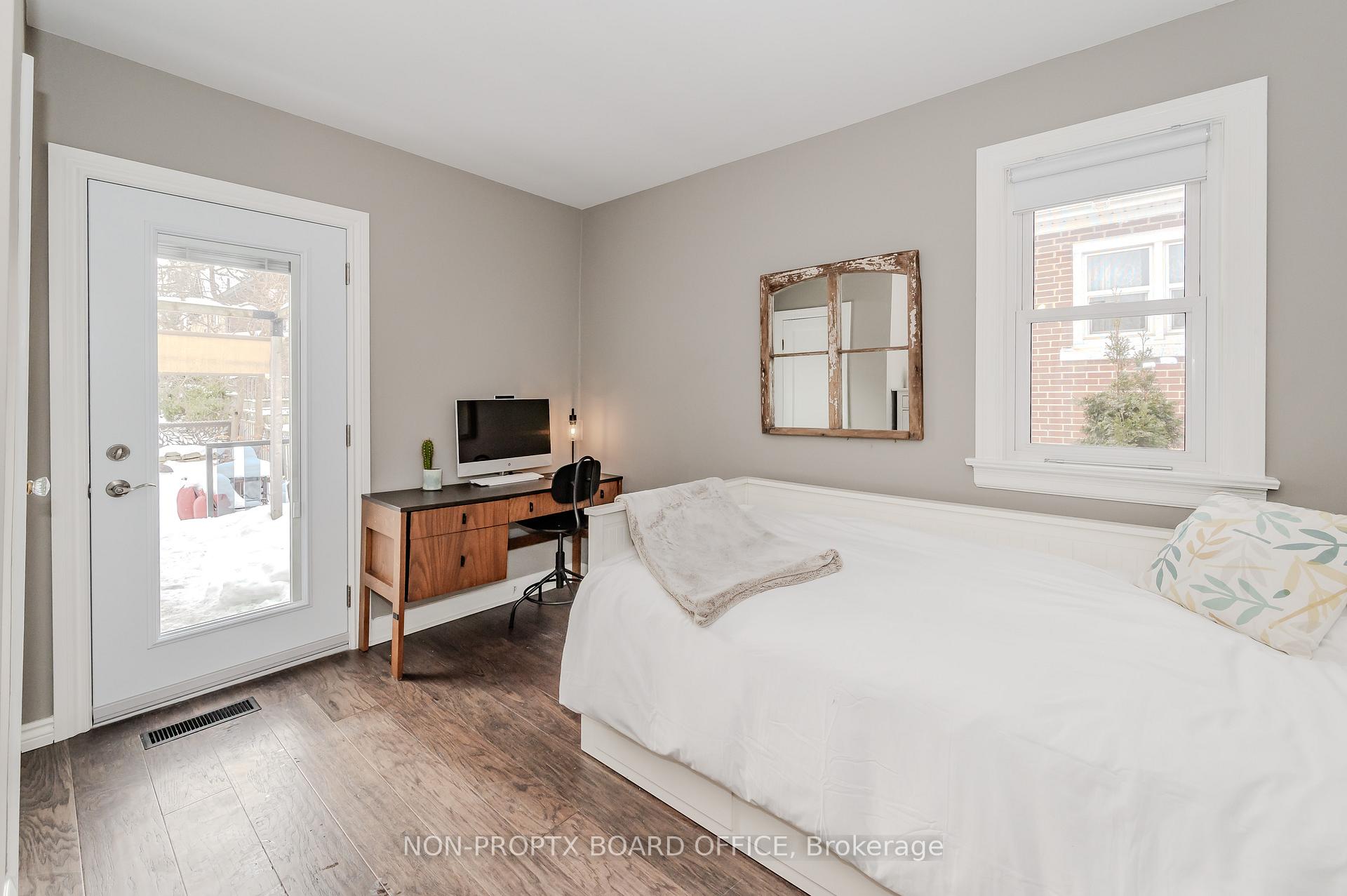 Photo 17 of 15 Esson Street, Kitchener — HOMEH