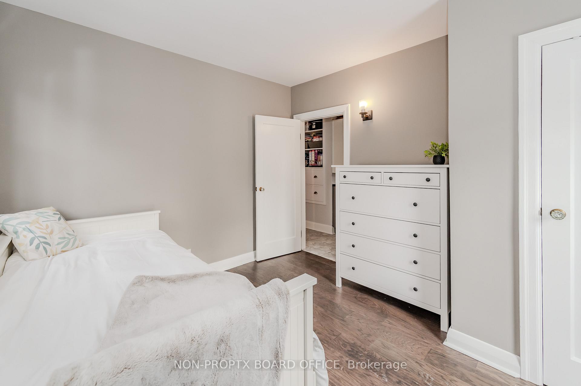 Photo 18 of 15 Esson Street, Kitchener — HOMEH