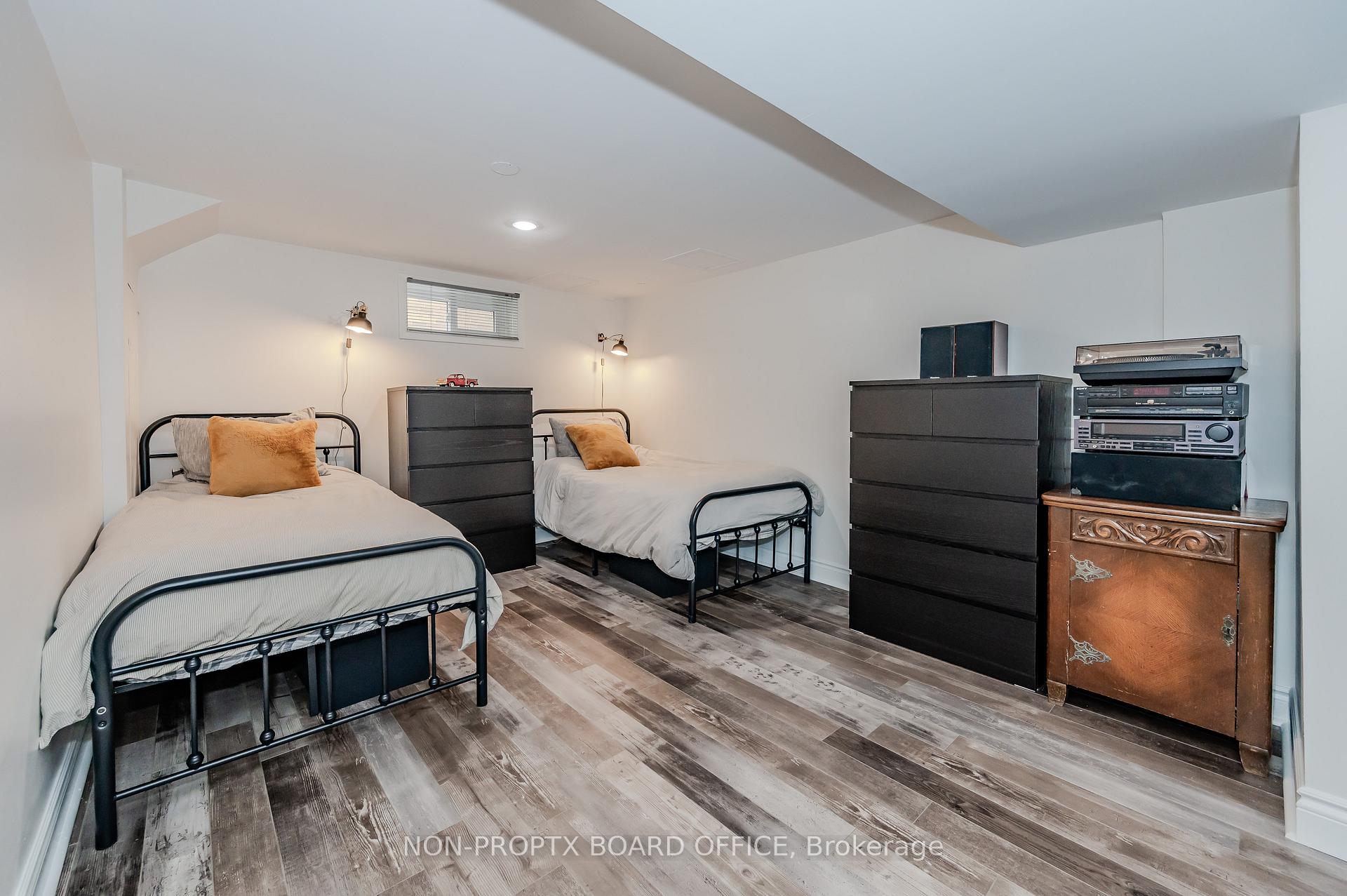 Photo 24 of 15 Esson Street, Kitchener — HOMEH