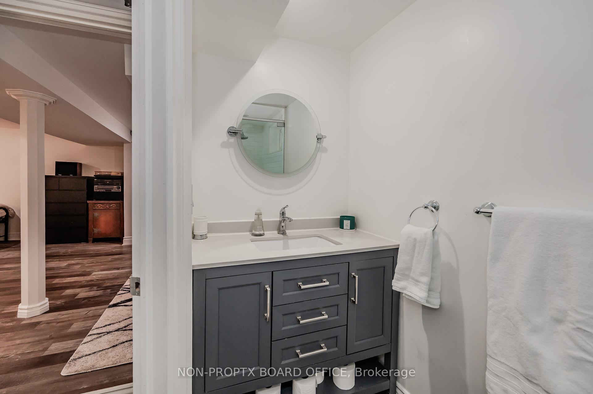 Photo 26 of 15 Esson Street, Kitchener — HOMEH